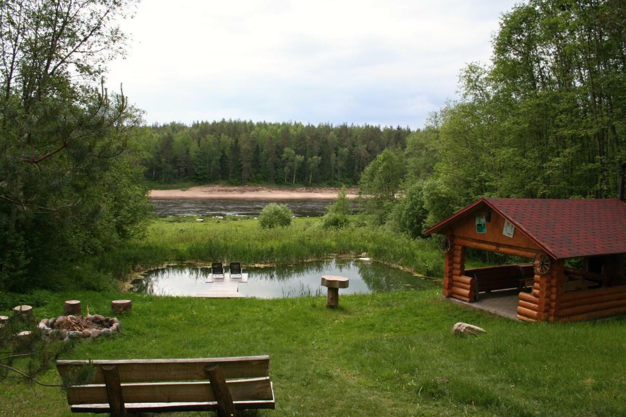 Nature Retreat "Upes Dizvietas" Краслава Экстерьер фото